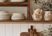 21 Warm Wood Kitchen Ideas to Soften White Cabinets’ Look