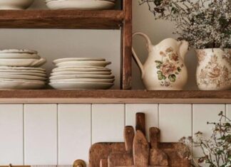 21 Warm Wood Kitchen Ideas to Soften White Cabinets’ Look