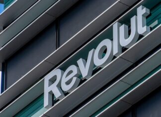 Revolut Unveils Euro Stablecoin; IG Experiences Major Outage